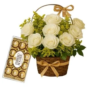 Cesta com 10 Rosas Brancas e Chocolate