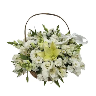 Arranjo de Flores Mistas Brancas na Cesta