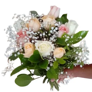 Trio de Rosas: Brancas, Rosadas e Champanhe
