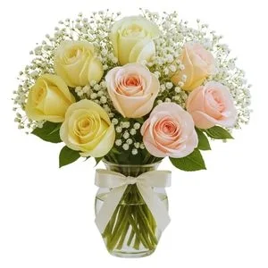 Arranjo de 12 Rosas em Tons Suaves no Vaso