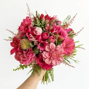 Buquê com Flores Mistas em Tons de Rosa