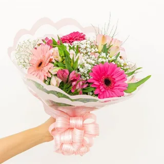 Buquê com Gérberas Rosas e Astromélias