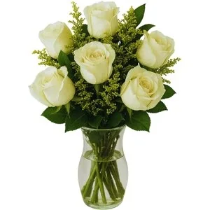 Arranjo com 8 Rosas Branca no Vaso de Vidro