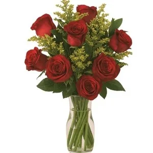Arranjo de 10 Rosas Vermelha no Vaso de Vidro