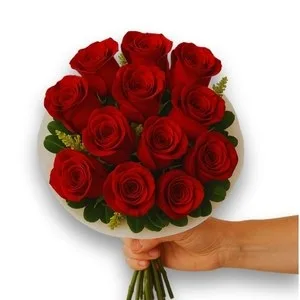 Buquê de 12 Rosas Vermelha