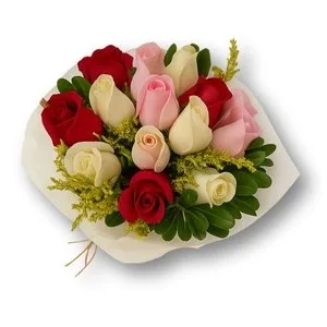 Buquê de 15 Rosas Coloridas