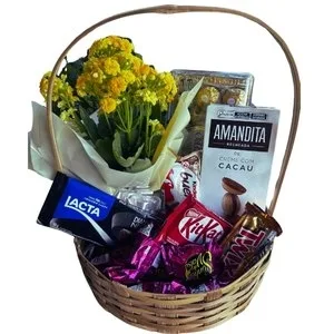 Cesta de Chocolates com Flores