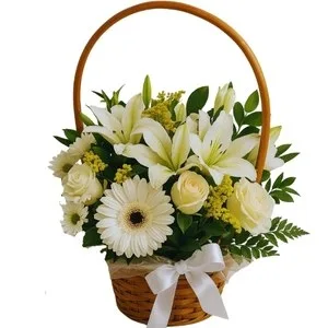 Cesta de Lírios e Flores Brancas