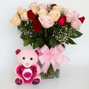 Arranjo com 20 Rosas Coloridas no Vaso e Urso de Pelúcia