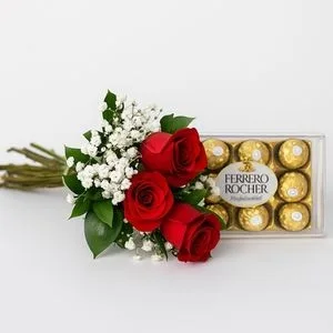 Arranjo de 03 Rosas Vermelhas com Ferrero Rocher – Doçura