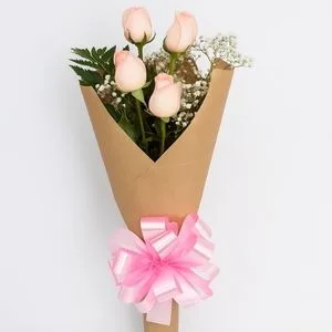 Arranjo de 04 Rosas Cor de Rosa – Sensibilidade
