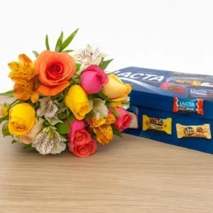 Buquê Colorido com Rosas e Astromélias + Caixa de Chocolates Lacta Favoritos