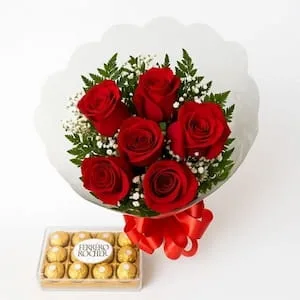Buquê de Rosas com Ferrero – Encanto