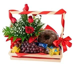 Cesta de Chocolates, Flores e Bolo – Surpresa