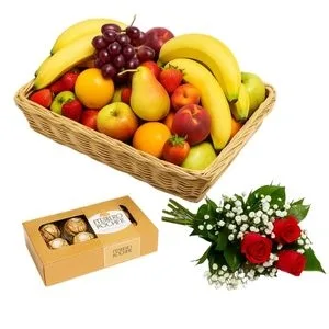 Cesta de Frutas com Ferrero Rocher e Rosas – Momento Especial