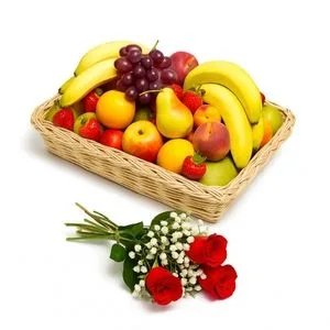 Cesta de Frutas com Rosas – Momento Especial