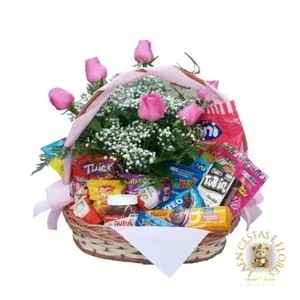 Cesta de Guloseimas e Rosas – Doce Momento