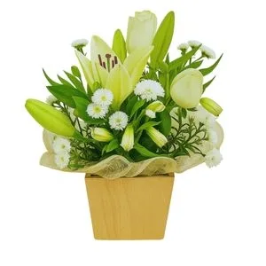 Arranjo de Flores Brancas no Cachepô