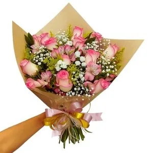 Buquê de 12 Rosas Pink e Astromélias