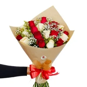 Buquê de 20 Rosas Champagne e Vermelha