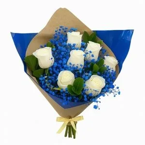Buquê de 7 Rosas Brancas e Gipsofila Azul