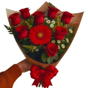 Buquê de 8 Rosas Vermelha com Gérbera