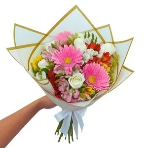 Buquê de Flores do Campo com Rosas