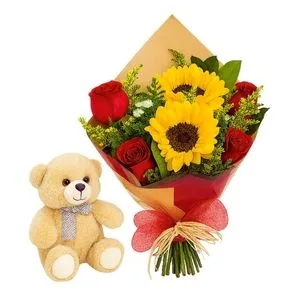 Buquê de Rosas e Girassol com Pelúcia