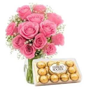 Arranjo de 12 Rosas Rosada no Vaso de Vidro com Chocolate