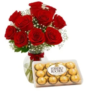 Arranjo de 12 Rosas Vermelha no Vaso de Vidro com Chocolate