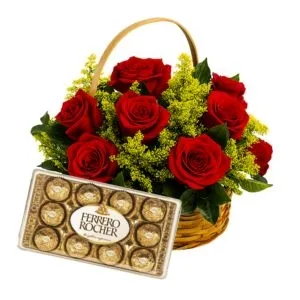 Cesta com 12 Rosas Vermelha e Ferrero Rocher