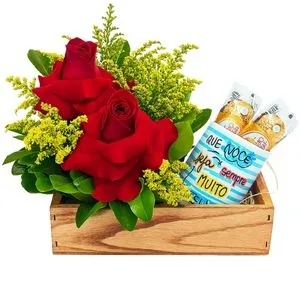Parabéns com Rosas Colombianas e Ferrero Rocher