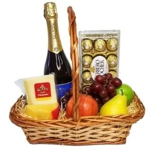 Cesta com Espumante, Queijos, Chocolates e Frutas