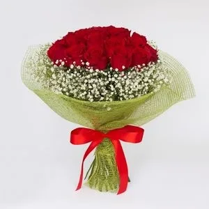 Buquê Agarradinho de 24 Rosas Vermelhas