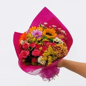 Buquê Colorido com Rosas, Girassóis e Flores do Campo