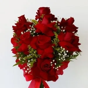 Buquê com 8 Rosas Vermelhas Importadas