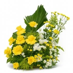 Arranjo de Rosas Amarelas com Margaridas Brancas e Folhagens