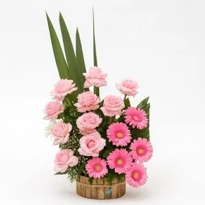 Arranjo de Rosas e Gérberas Rosas em Cachepô