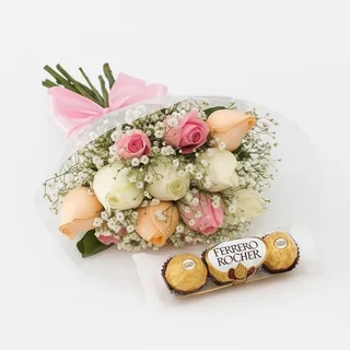 Buquê com 12 Rosas Coloridas e Ferrero Rocher