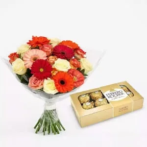 Buquê de Gérberas Coloridas e Rosas com Ferrero Rocher