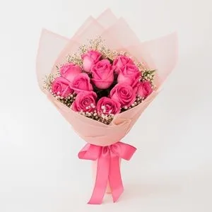 Buquê de Rosas Cor-de-Rosa com Gypsophila