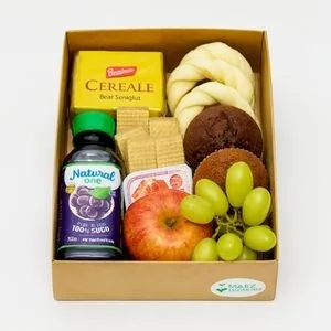 Caixa de Café da Manhã com Frutas, Suco, Biscoitos e Bolinho