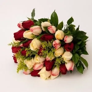 Buquê com 36 Rosas Coloridas