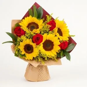 Buquê de Girassóis e Rosas Vermelhas