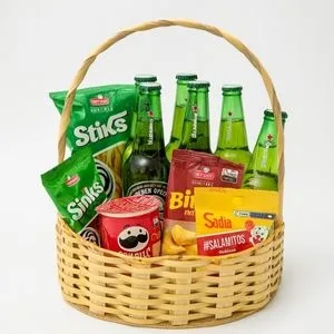 Cesta de Cervejas Heineken com Snacks e Salamitos