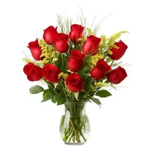 Arranjo de 12 Rosas Vermelhas no Vaso de Vidro