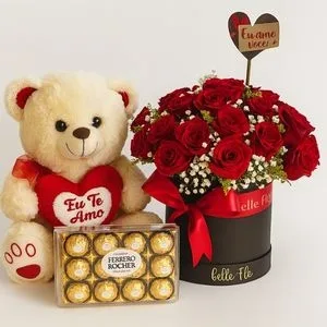 Box com 30 Rosas Vermelhas, Urso de Pelúcia e Ferrero Rocher