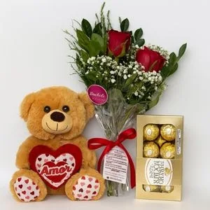 Buquê com 2 Rosas Vermelhas, Pelúcia e Caixa de Ferrero Rocher