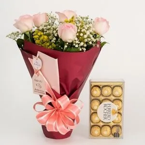 Buquê com 6 Rosas Rosadas e Ferrero Rocher