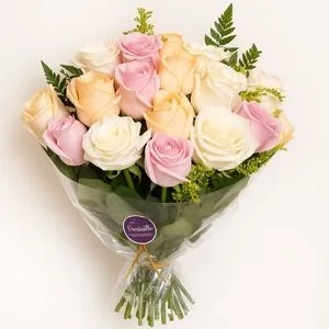 Buquê de 20 Rosas em Tons Suaves